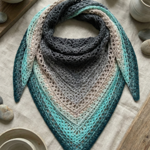 Chusta robiona na szydełku- Skalisty Brzeg